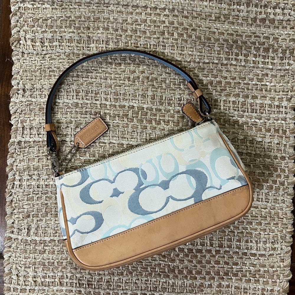 Vintage Coach Shoulder Bag.